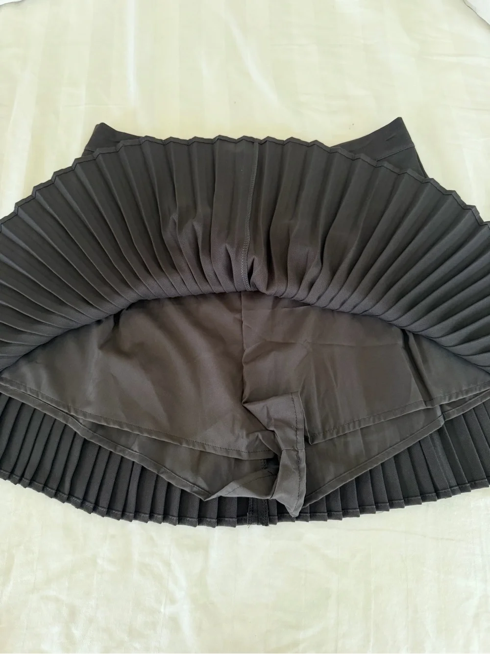 Dior Black Pleated Mini Skirt with Gold D Emblem - Picture 9 of 9